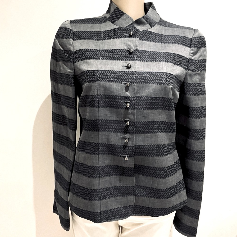 GIORGIO ARMANI BLUE / GRAY COLOR BLAZER.